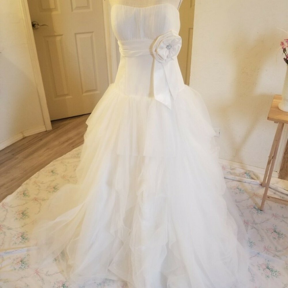 David's Bridal Galina wedding dress, full tulle, size 14, ivory